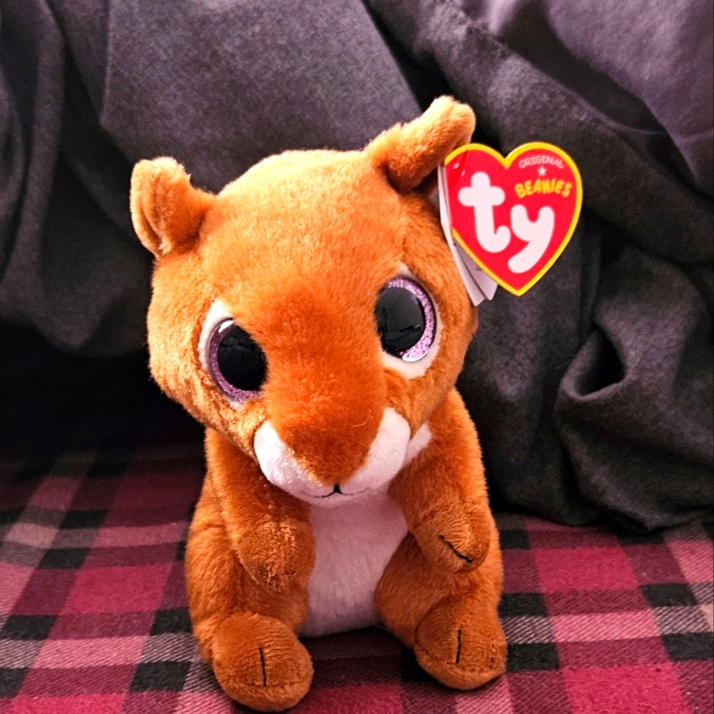 TyRARE Beanie... RARE Hang Tag Error Squire the squirrel. RARE FIND MUST HAVE